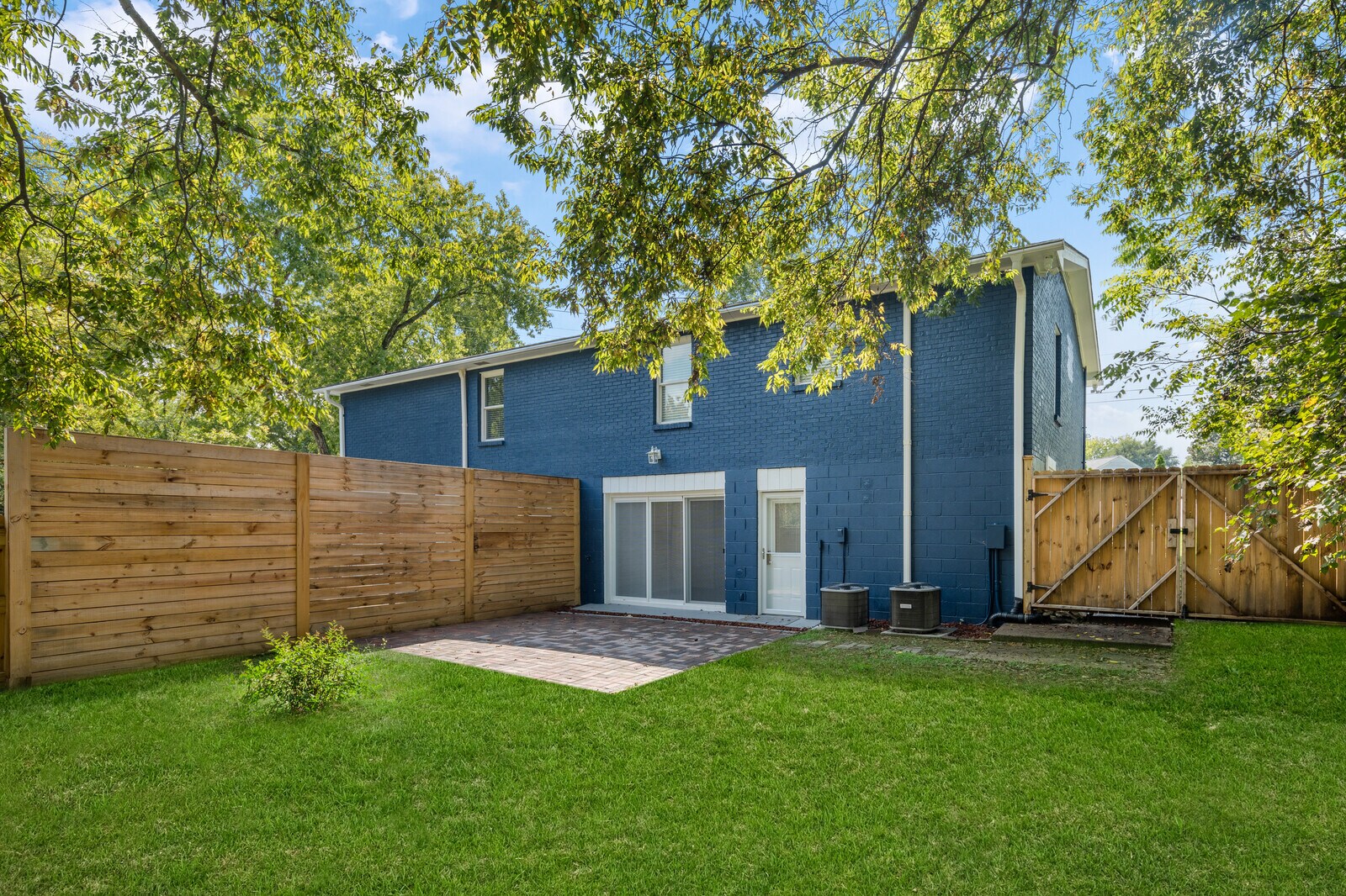 Building Photo - 2112 Sanborn Dr