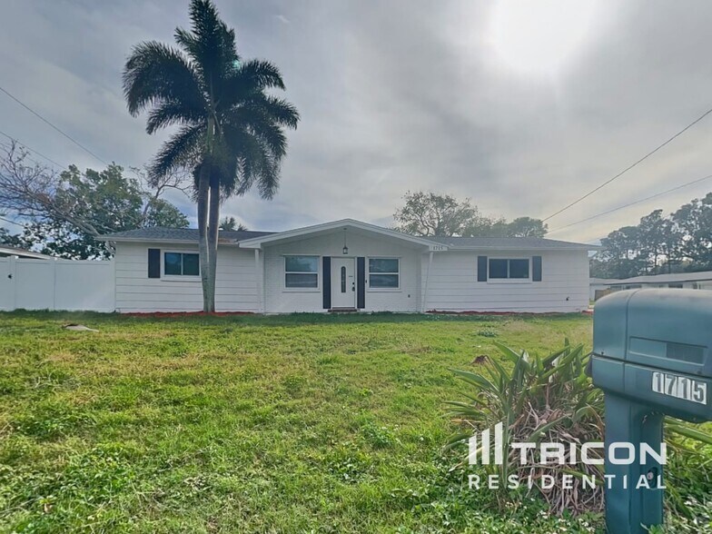 Building Photo - 1715 Scott St