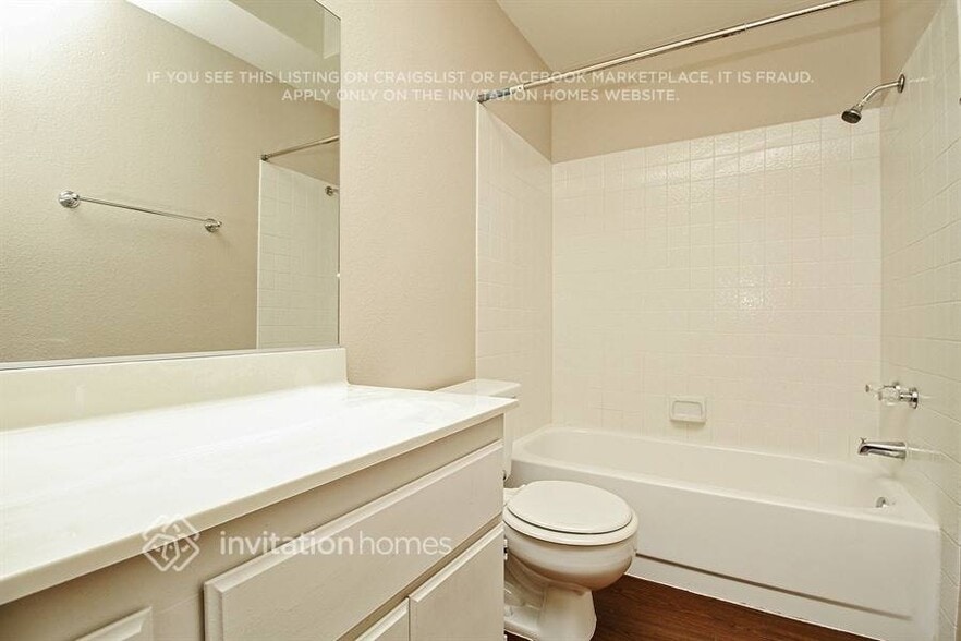 Building Photo - 3301 Hyannis Cir