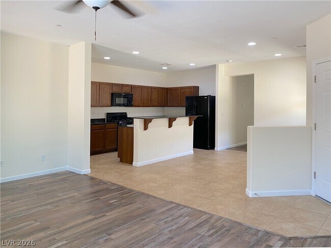 Building Photo - 1000 Aspen Cliff Dr