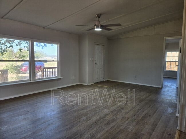Building Photo - 9007 Dawson Ave