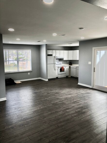 Family room - 1401 Key Pkwy
