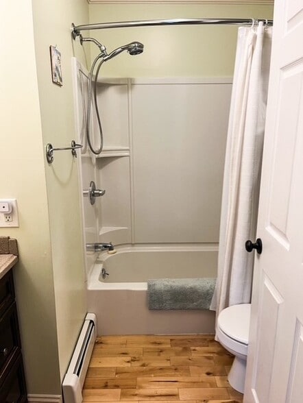 First Floor Bathroom - 5 Horseshoe Ln