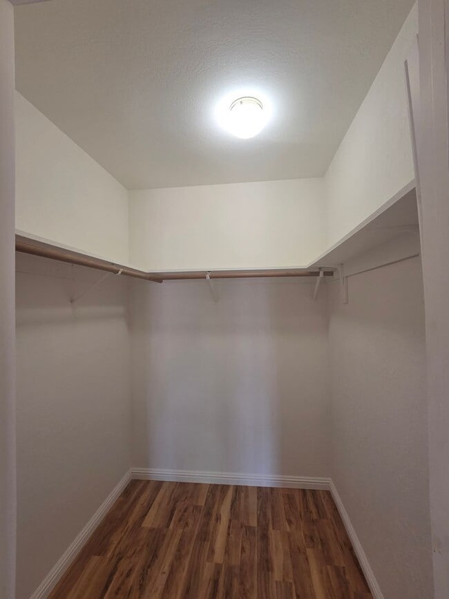 Building Photo - **Move - In Specials Available ! Reduced D...