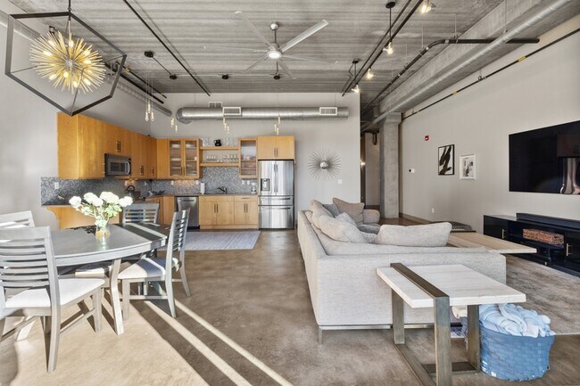 Building Photo - 101 N Tejon St