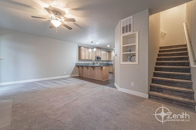 Building Photo - 8108 NE 35th Ave