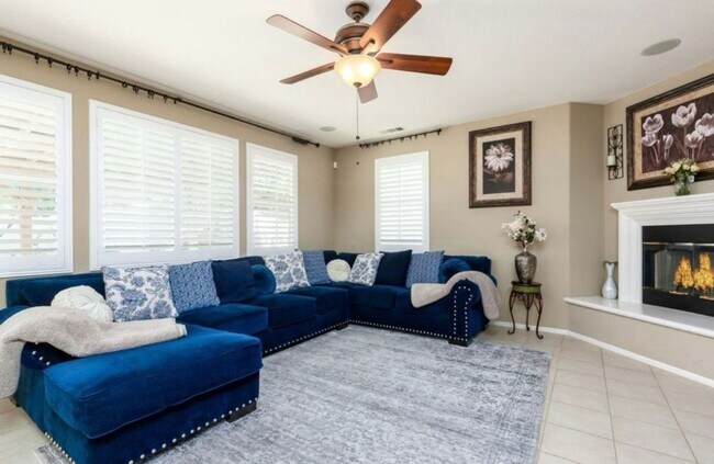 Building Photo - Spacious 5BR House in Palmdale