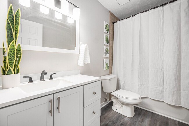Building Photo - 3 bed 2 bath Yutan Home For Rent