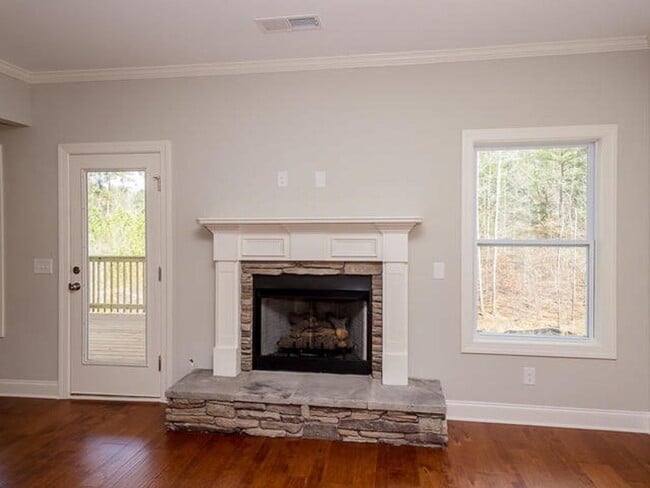 Building Photo - 4547 Willie Daniel Dr