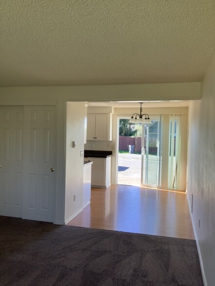 Building Photo - 214 S French Ave