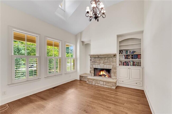 Building Photo - 5861 Yoshino Cherry Ln NE