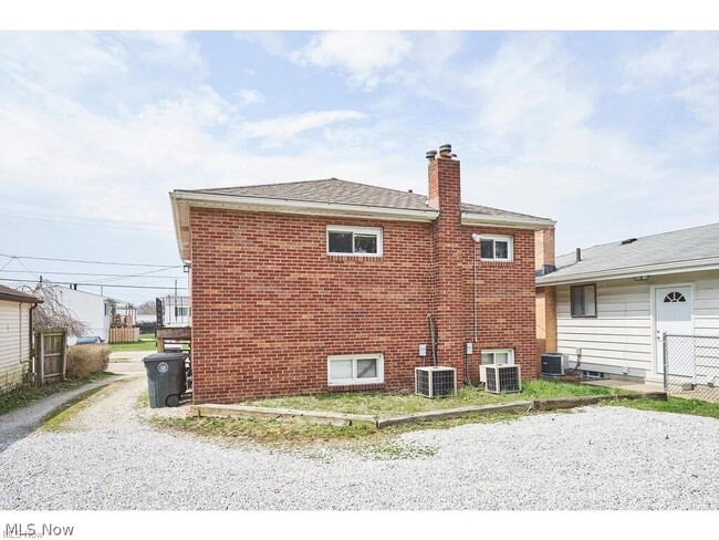 Building Photo - 601 Baldwin Rd