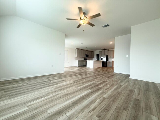 Building Photo - 15409 Flowers Vw