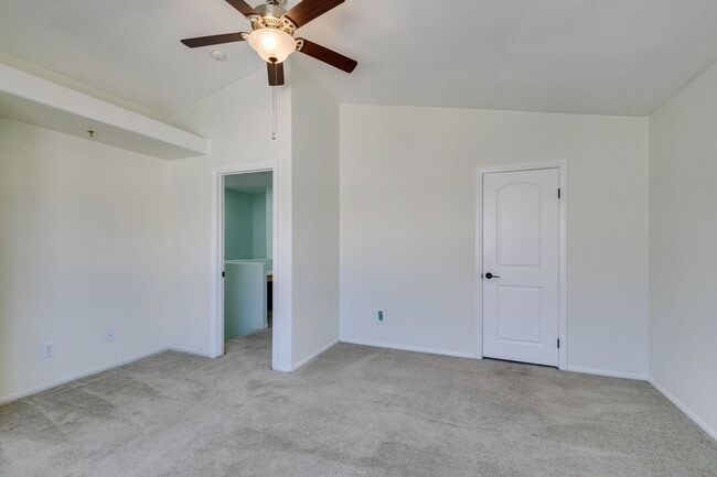 Building Photo - GORGEOUS OPEN FLOORPLAN*GATED COMMUNITY*COMMUNITY POOL AND SPA*