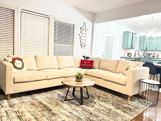 Building Photo - 6066 Barker Landing NE