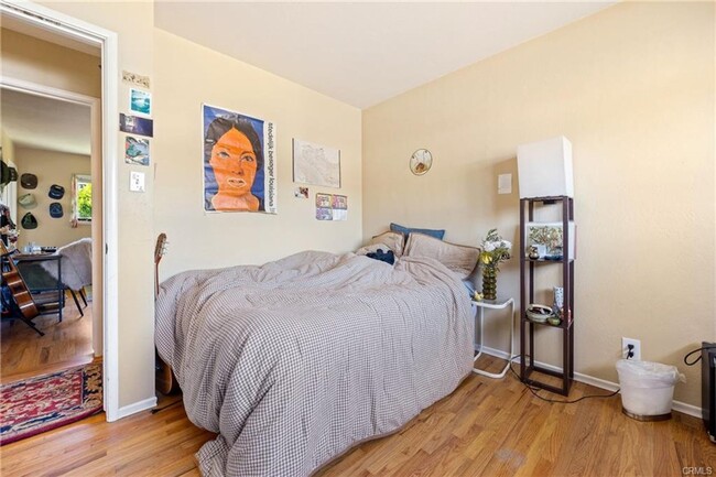 Building Photo - Updated 4bd/3ba House Right Off of Highland Dr