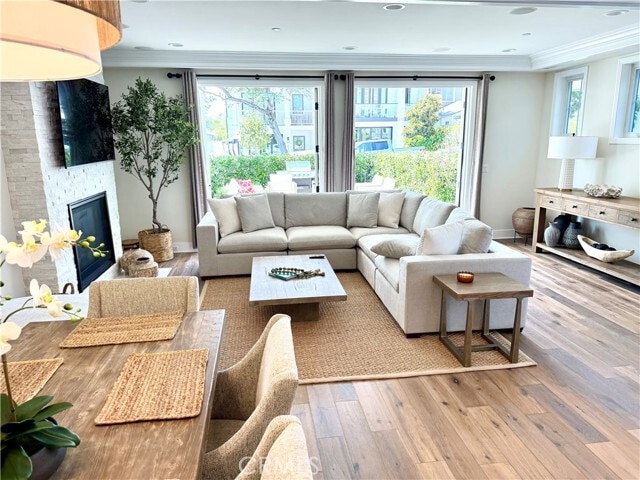 Building Photo - 512 Jasmine Ave