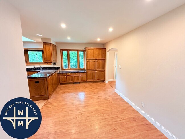 Building Photo - 12400 Elmhurst Pkwy