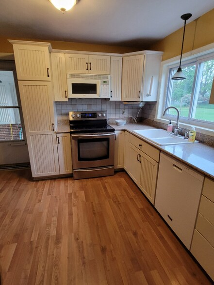 Primary Photo - 551 S Royal St