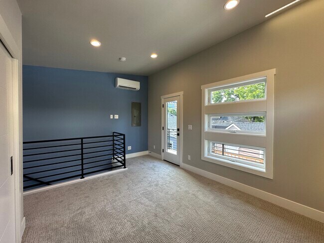 Building Photo - 5509 Brooklyn Ave NE