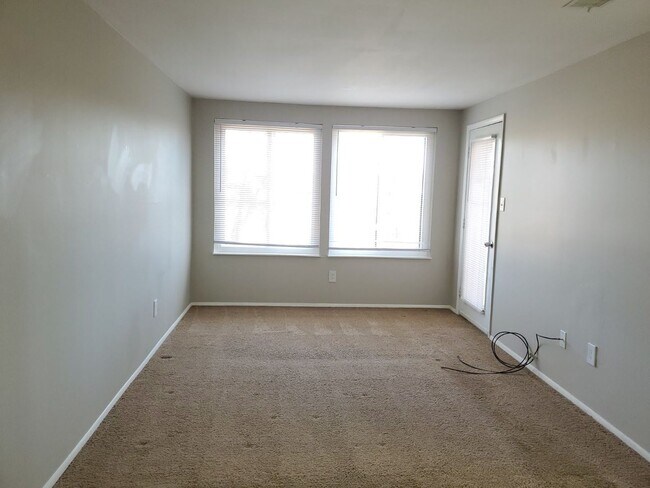 Building Photo - 7516 Pebblestone Dr