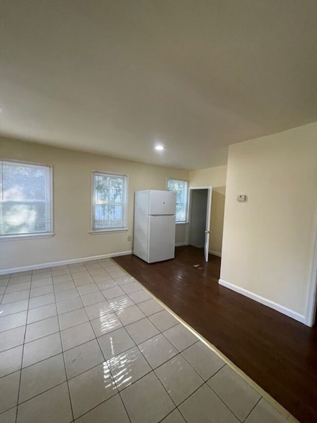 Building Photo - SINGLE FAMILY HOME IN TWINBROOK FOREST