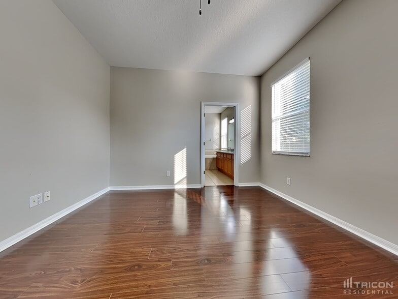 Building Photo - 9346 Black Thorn Loop