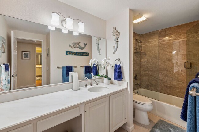 Building Photo - Single Level Condo on the Bay