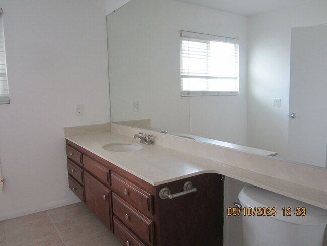 Building Photo - SPACIOUS 2 STORY CONDO