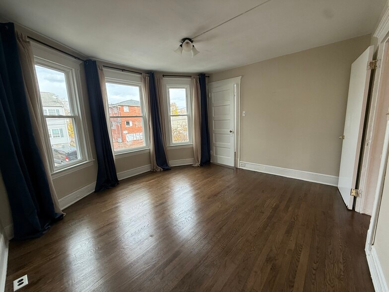 Building Photo - 38 Duke St