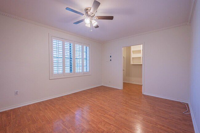 Building Photo - 226 Sunset Loop