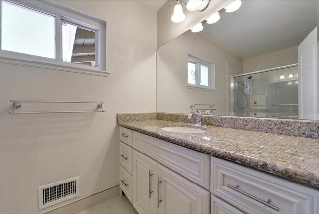 Building Photo - 6558 Crown Blvd