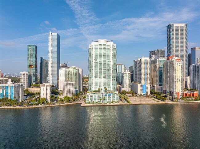 Building Photo - 1331 Brickell Bay Dr