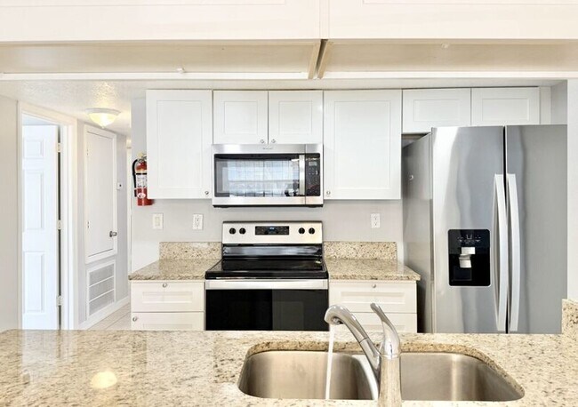 Building Photo - 2723 N Poinciana Blvd