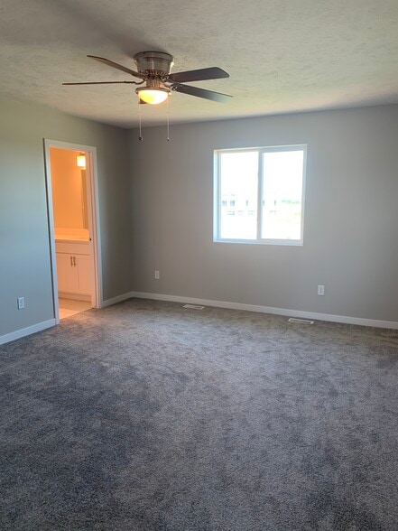 Building Photo - 5043 W Amarillo Dr