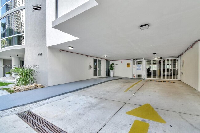 Building Photo - 601 NE 23rd St