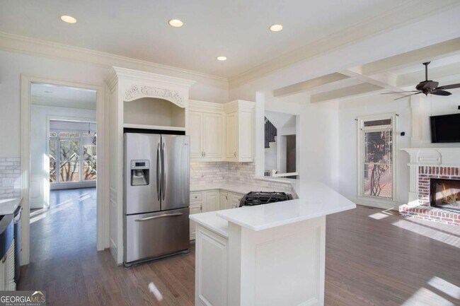 Building Photo - 208 Clarion Ave