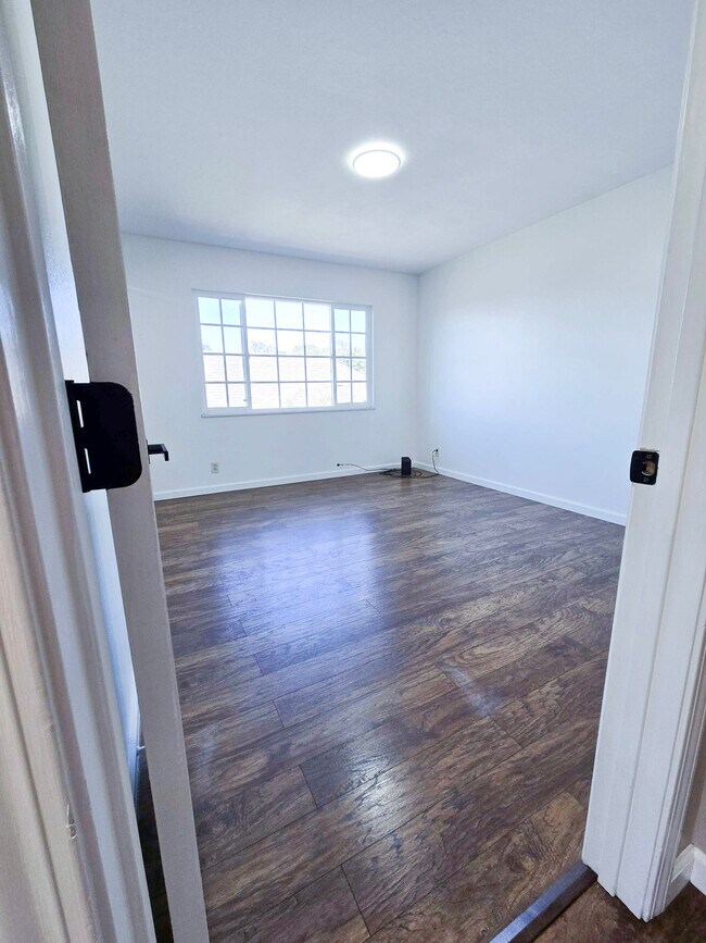 Building Photo - 2944 E 29th St