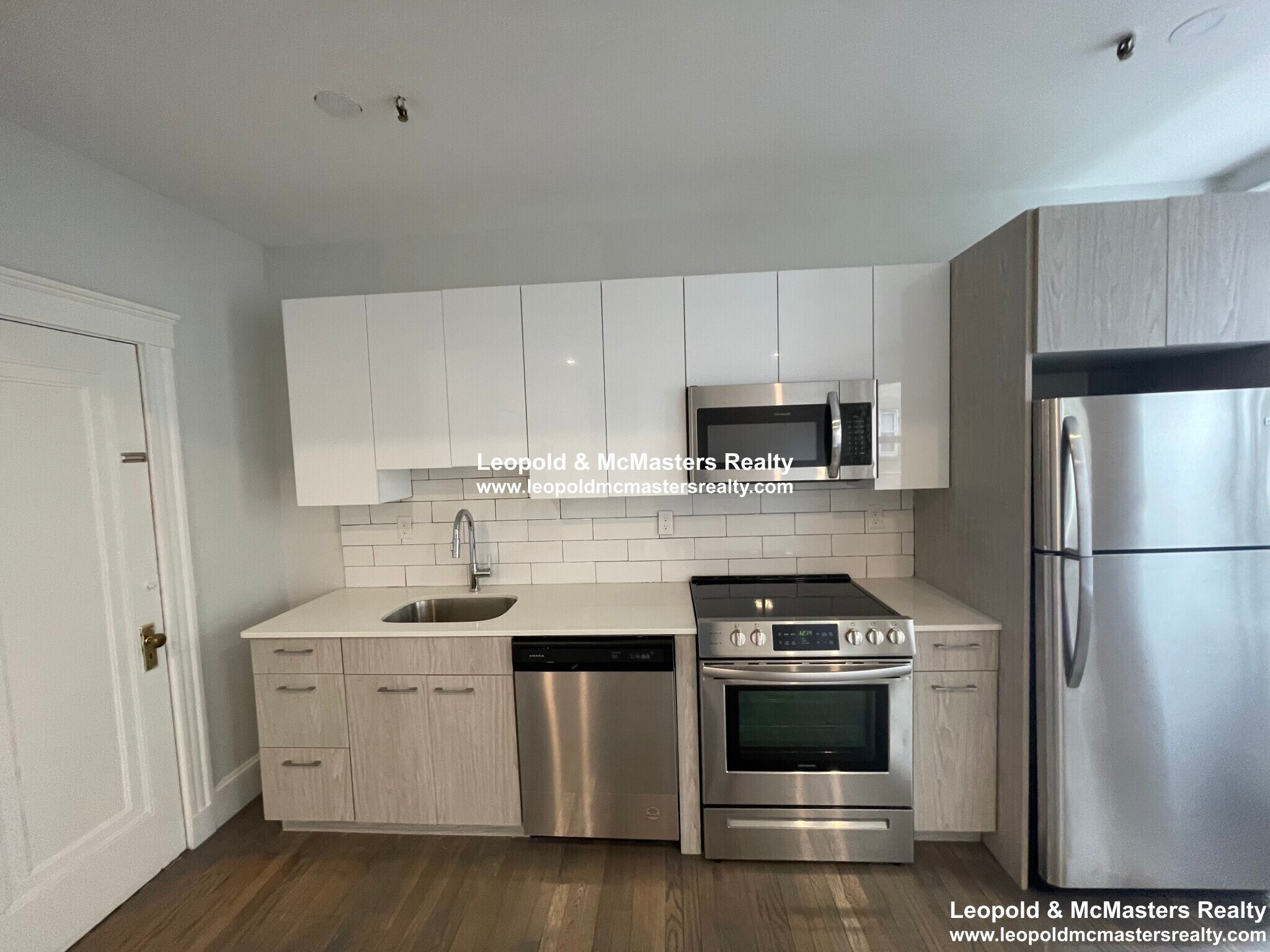 Building Photo - 15 Park Dr