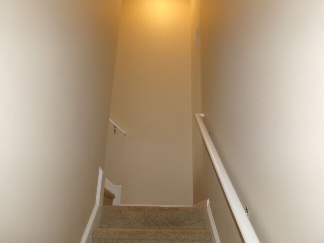Building Photo - 4 bedroom, 3 bath home in Surfside Beach Club
