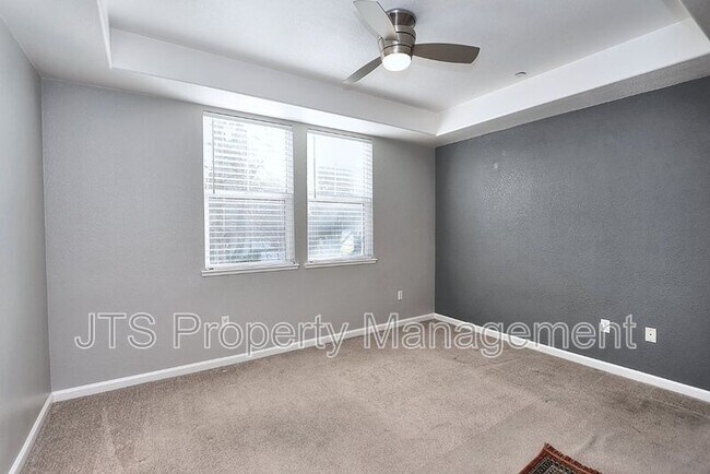 Building Photo - 12400 Fair Oaks Blvd