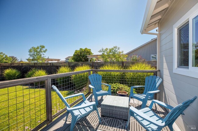 Building Photo - Nature Lover's Newer 1 bedroom single fami...