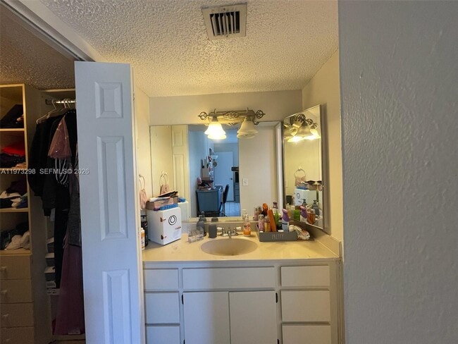 Building Photo - 9010 SW 125th Ave