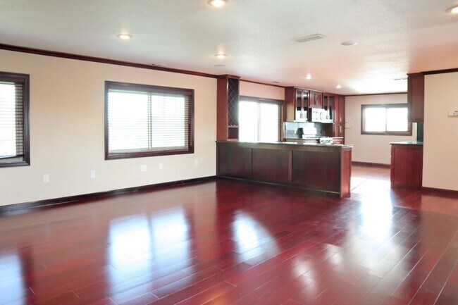 Building Photo - 35754 Mission Blvd