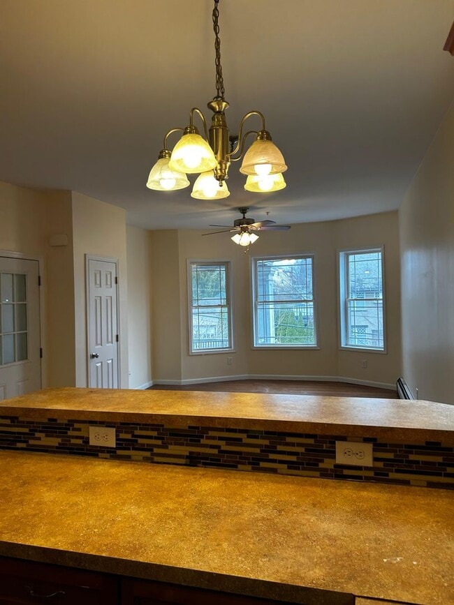 Building Photo - 1326 E Gibson St