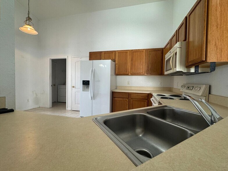 Building Photo - 1536 N Hampton Dr