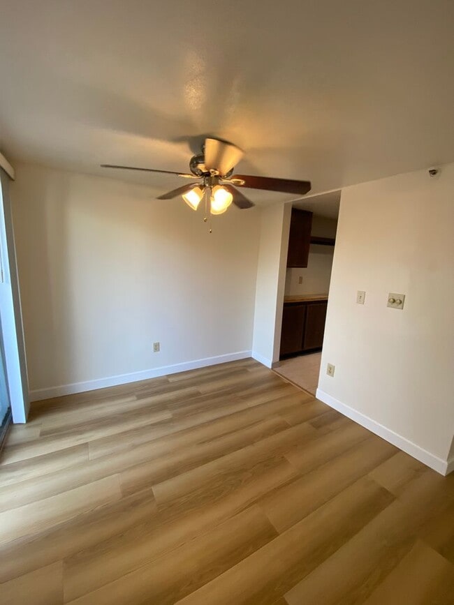 Building Photo - 7508 Parkway Dr