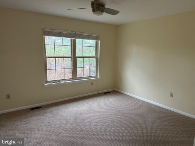 Building Photo - 34 Woodbrook Dr