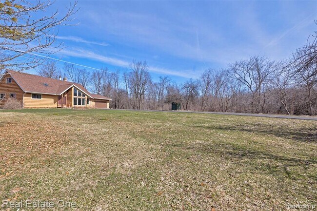 Building Photo - 5307 Metamora Rd