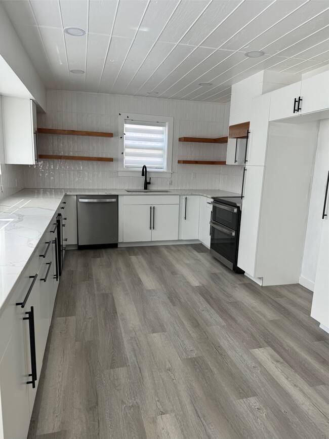 Building Photo - 14007 Dominique Dr